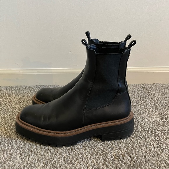 Sam Edelman Laguna Chelsea Boot in Black Leather - Picture 2 of 7